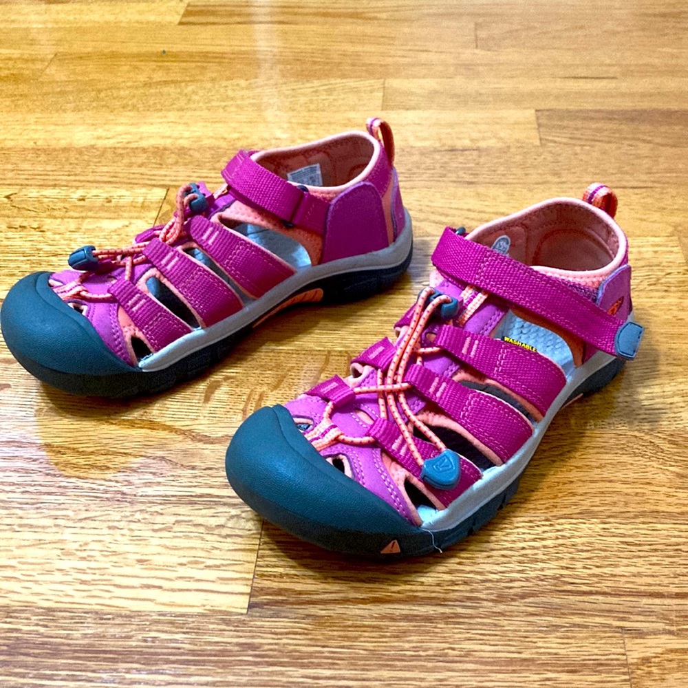 Pink Girls Keens Size 4